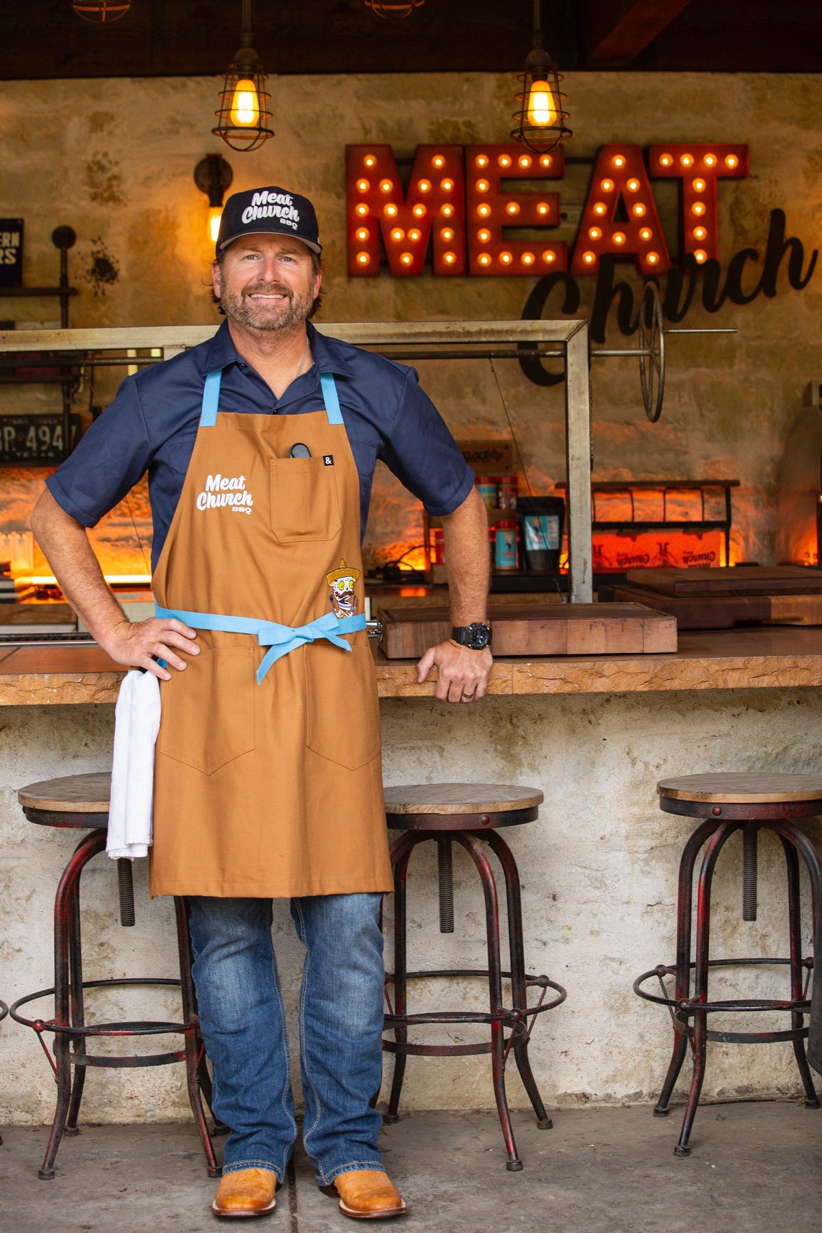hedley-and-bennett-meat-church-apron-duck-tan-n5 image_912805a7-8b3f-48b2-8698-64cb1afdc18a.jpg
